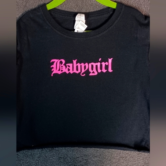 Brand New Cropped Babygirl T-shirt - Picture 1 of 1